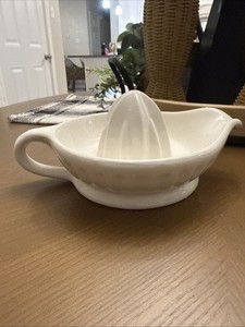 White Ceramic Juicer For Lemons Or Oranges 7 Inch 2 In. Unbranded