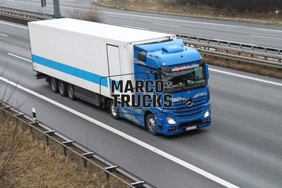 LKW Foto Mercedes-Benz Actros Kofferauflieger Deutschland blau Rigterink #h1py