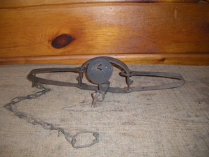 Vintage Onieda Victor #3 Trap Double Spring Animal Trap