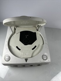 SEGA Dreamcast Home Console - White Console Only HKT-3020 Turns On READ