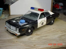 Vintage 1978 Dodge Monaco Police Parts 1/25 MPC Model uprm1