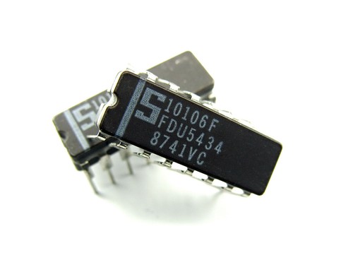 10106F [1pcs] Triple 4-3-3-Input NOR Gate; S10106 IC Signetics; CERDIP-16 - Picture 1 of 3