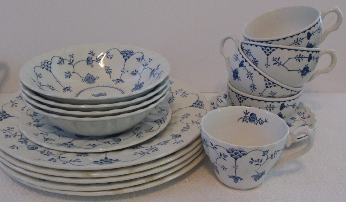 Vintage Myott Finlandia Staffordshire England 18 pc Dinnerware Set