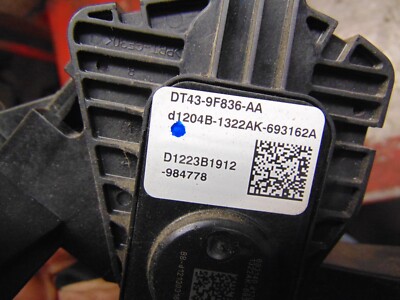07-15 08 09 13 14 10 11 12 Mazda CX9 oem gas accelerator