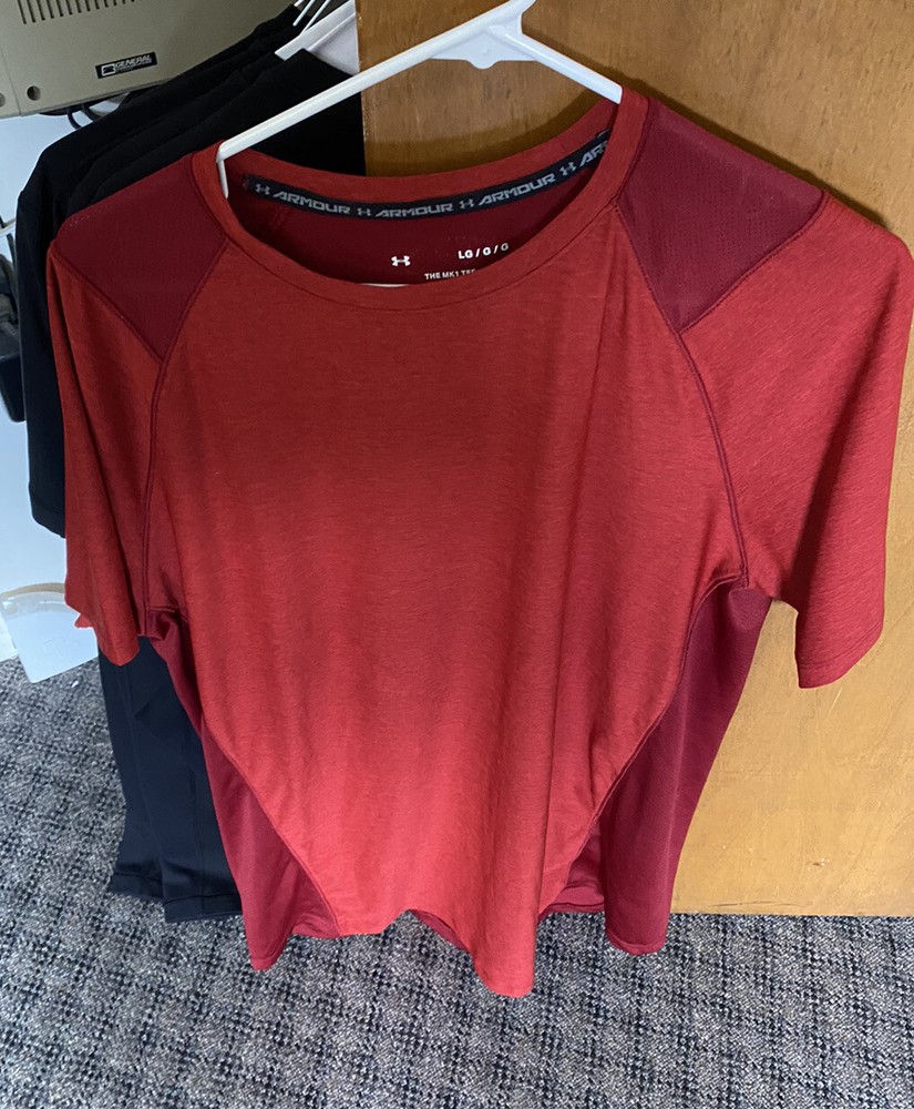 UNDER ARMOUR SHORT SLEEVE TRAINING SHIRT RED BEAUTIFUL LARGE
