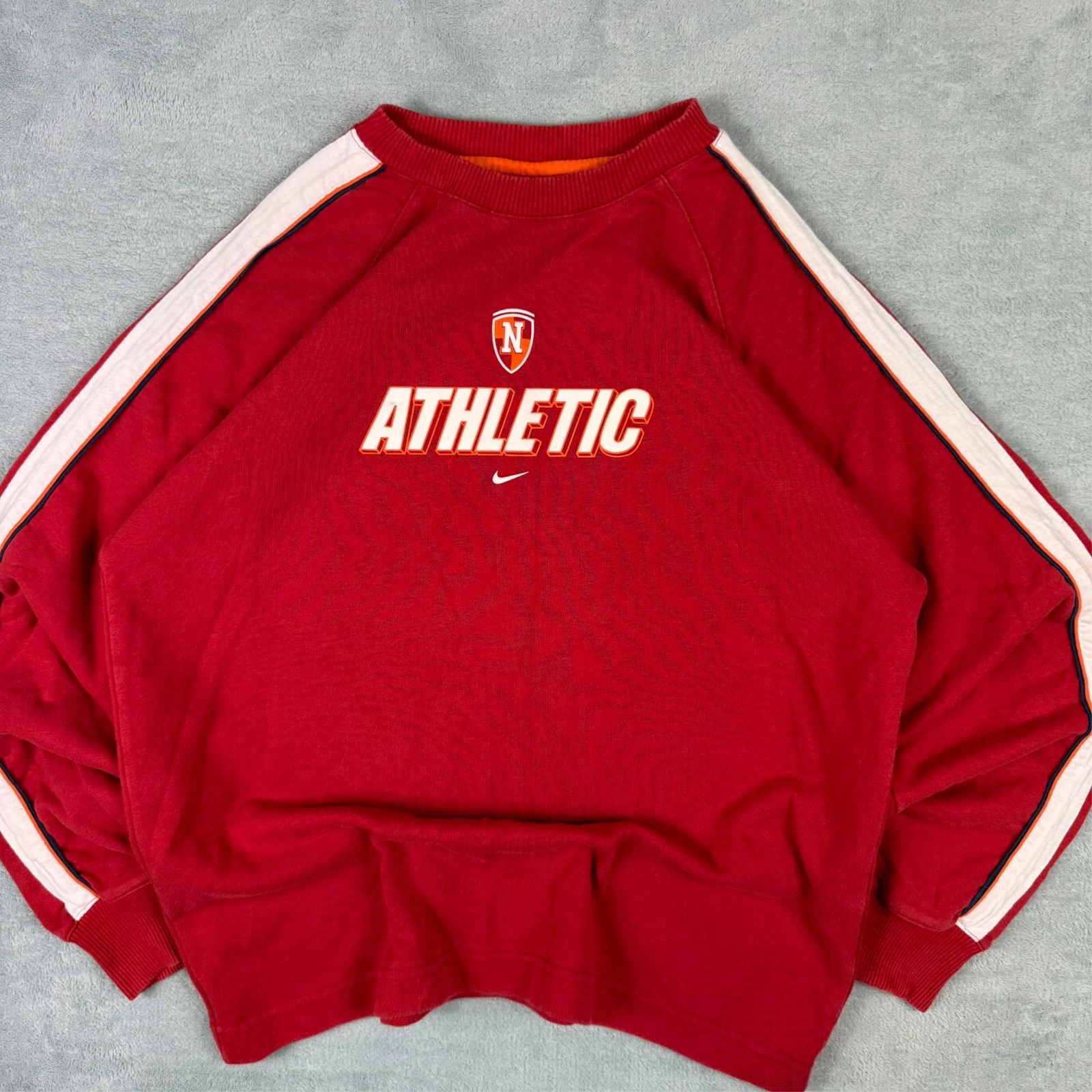 Vintage Nike 2000's Y2K Athletic Red Spellout Size Youth Large 14/16 Sweatshirt image 3