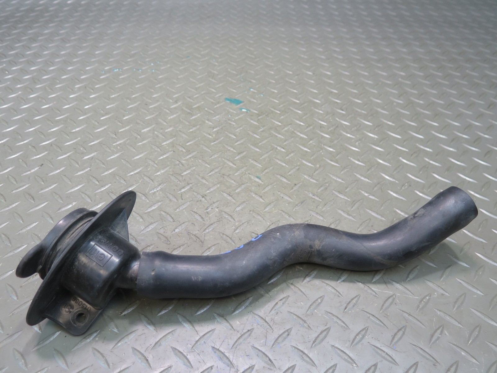 06-12 BENTLEY CONTINENTAL FLYING SPUR WINDSHIELD WATER TANK RESERVOIR ASSEMBLY