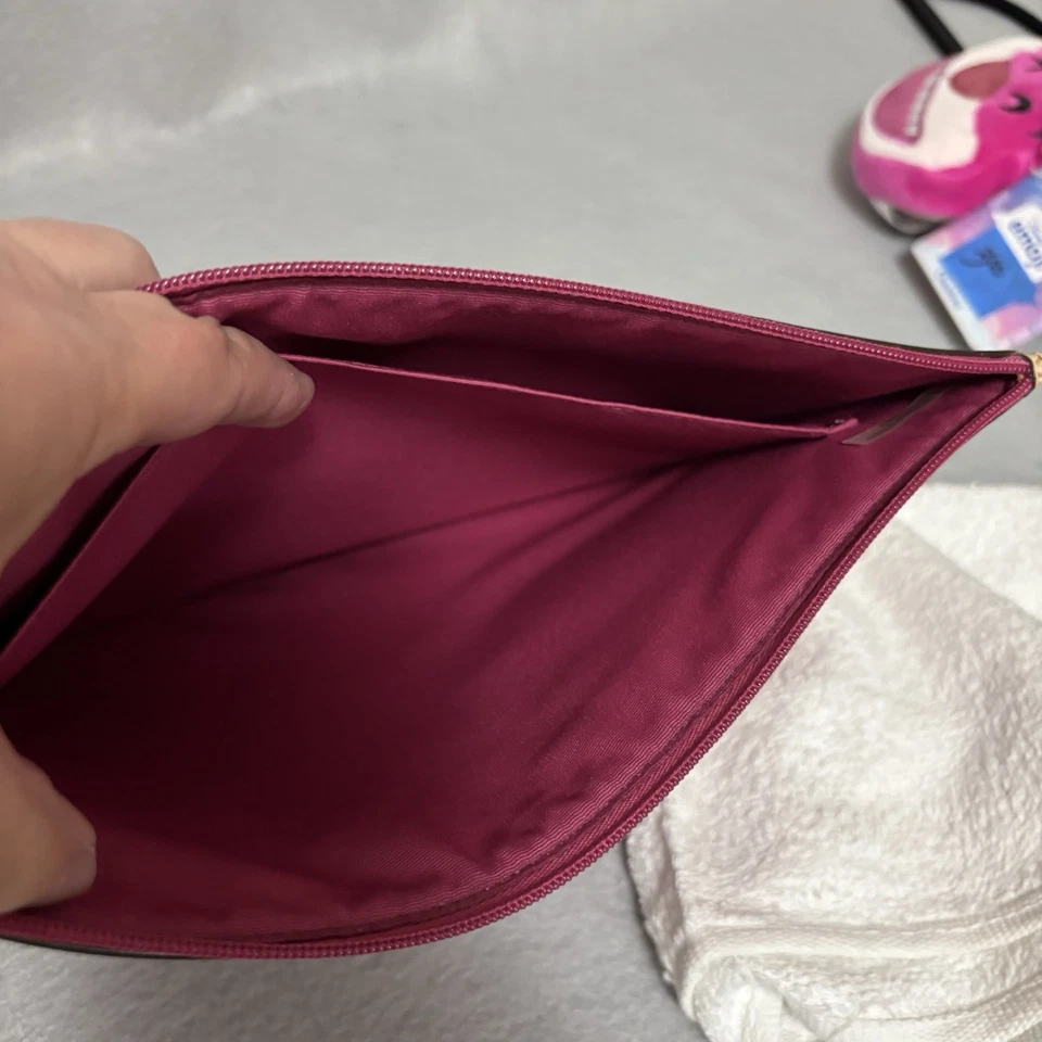 Bolsa de viaje Coach Peyton Tech rosa y blanco 8,5X11 Foto 3 de 4