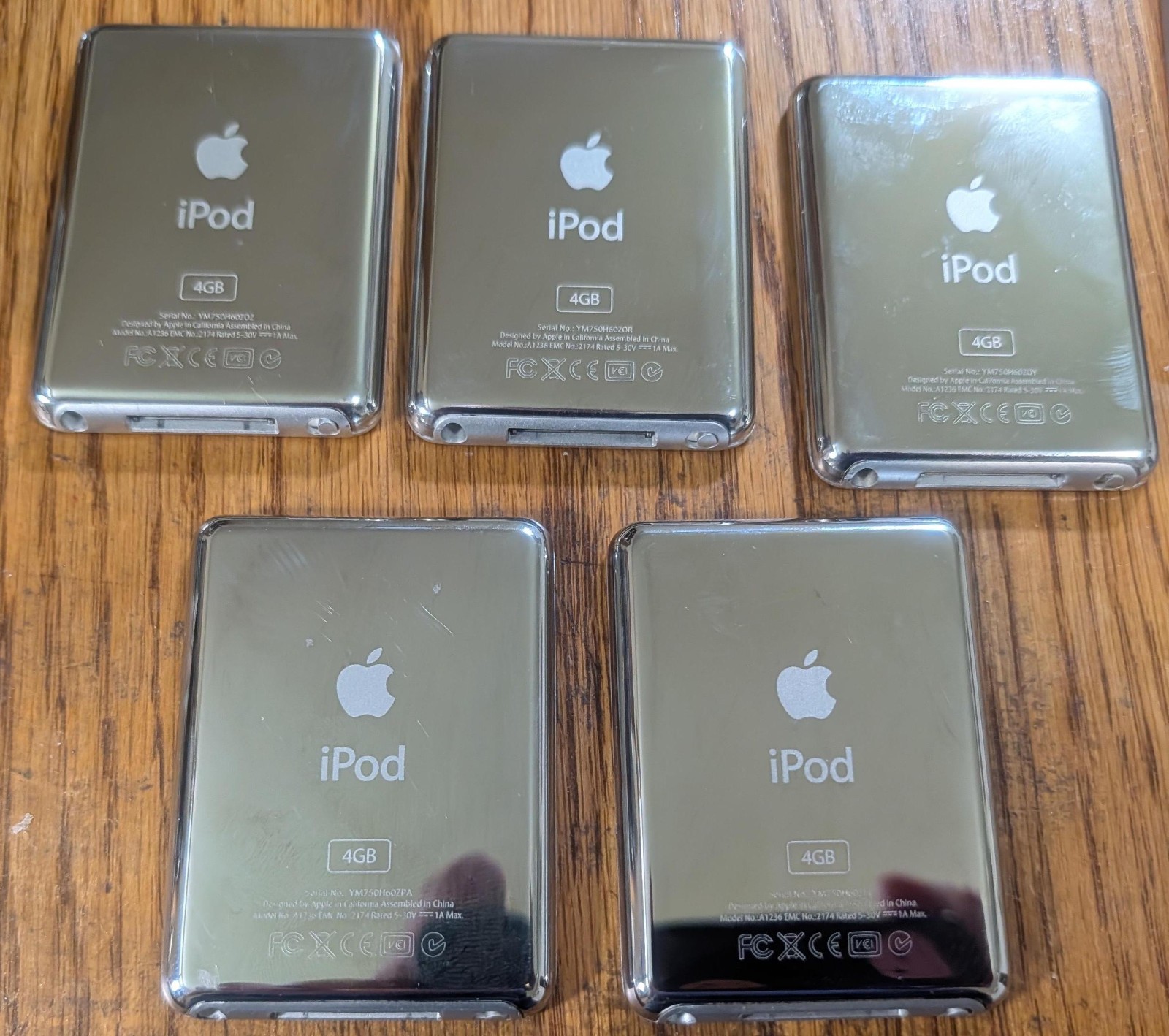 Apple iPod Nano 3rd Generation Silver 4GB NEW BATTERY, ( Holds 1000 Songs)
