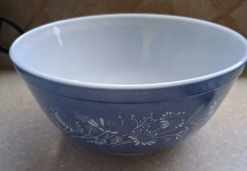 Vintage 1980's Pyrex #403 Mixing Bowl Colonial Mist Blue with White Flowers