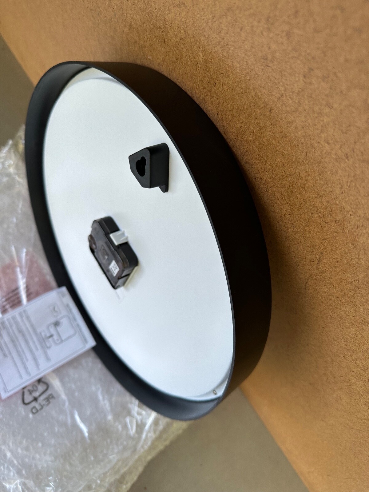 UNIVERSAL 24Hour Round Wall Clock 12 5/8" Black 10441 in Original Box