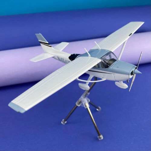 Model Cessna 172 Skyhawk N46418 1:72 GeminiJets GGCES018 - Picture 4 of 4