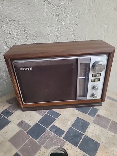 Sony AM FM Radio Model ICF 9740W Wood Grain Vintage Taiwan Silver .parts