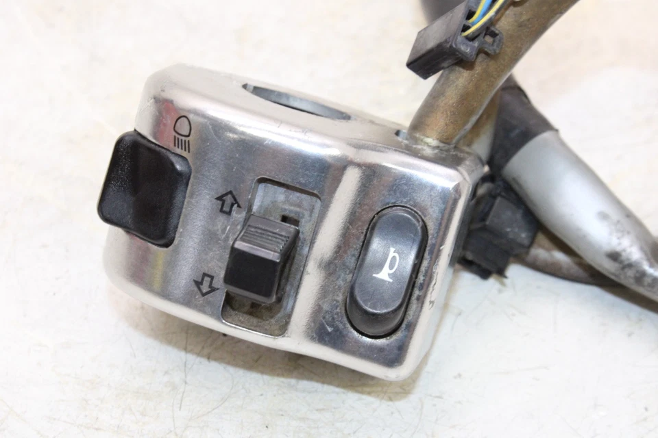 Yamaha Road Star XV1600A 2002 OEM clip izquierdo en mango bocina interruptor de señales Foto 2 de 4