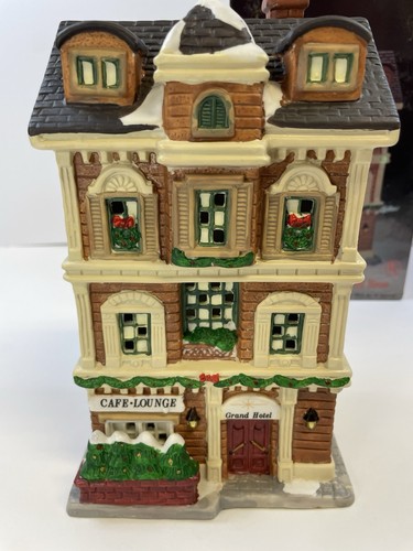 Dickens Keepsake Grand Hotel Cafe Lounge Christmas Porcelain Lighted House - Picture 3 of 9