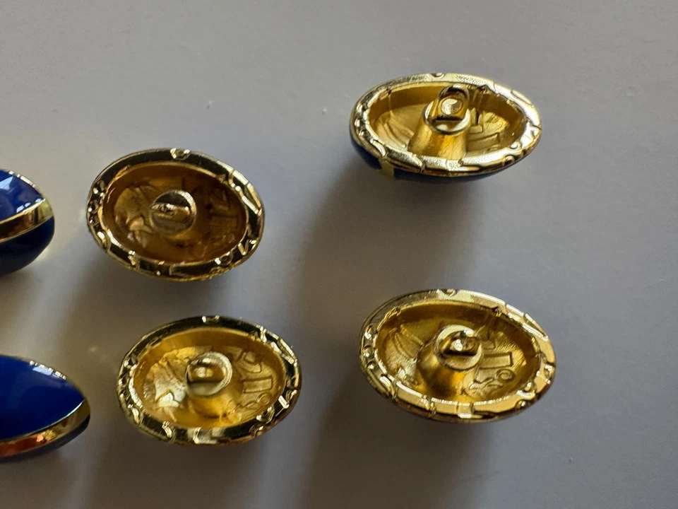 CHANEL Oval Scarab Design 2 cm Rare Button Set of 6 Royal Blue & Gold - CC Logo - Image 4 of 4