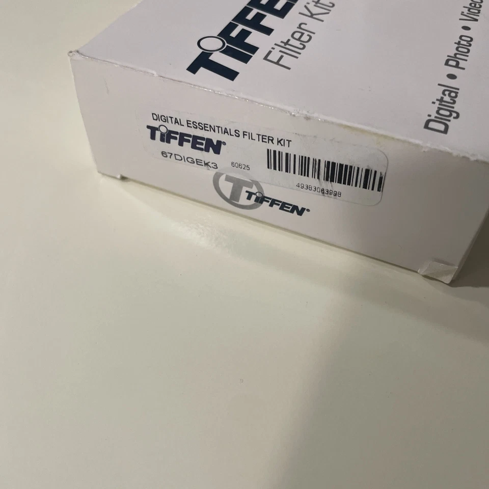 Tiffen 67mm Digital Essentials Filter Kit 67DIGEK3 - Image 2 of 4