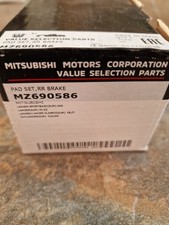 GENUINE NEW MITSUBISHI OUTLANDER MK1 MK2 2001-12 REAR BRAKE PADS MZ690586