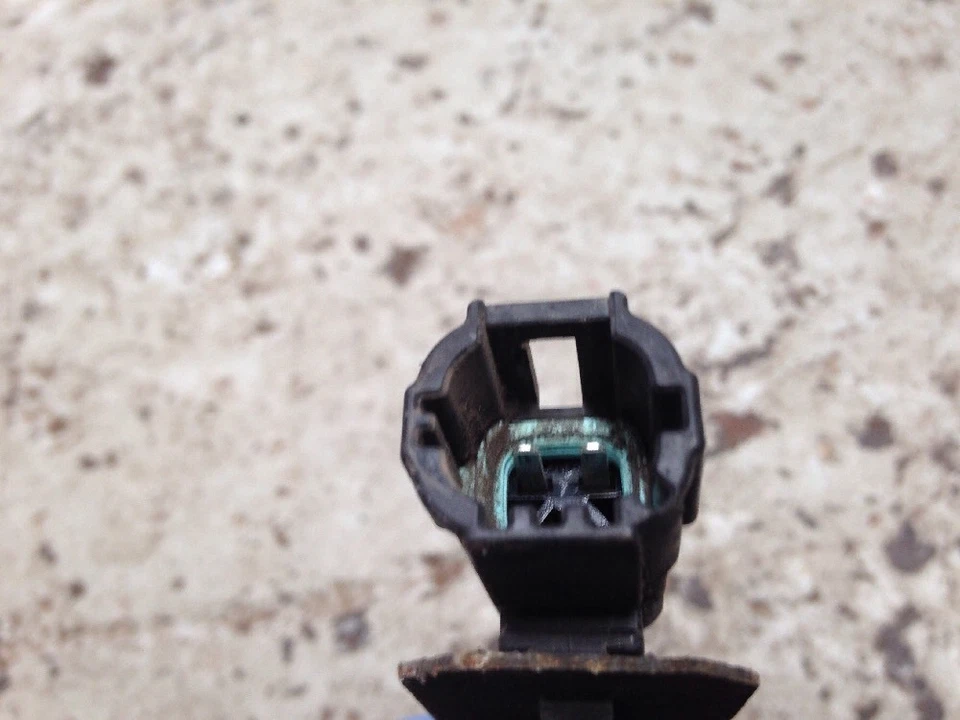 Nissan Navara D22 2003 Bonnet Open Sensor - Image 2 of 2