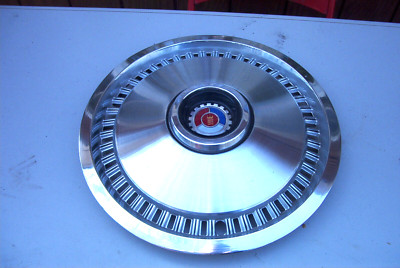OE vintage 14 inch wheelcover, 74-77 Mercury Cougar, very nice
