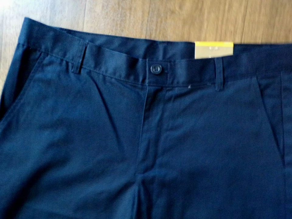 Pantalones Cortos HUSKY 33 Aprobados por Dockers Ropa Escolar Niños Azul Marino Frente Plano Foto 2 de 4
