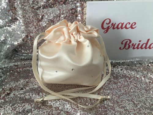 BOLSO DOLLY CREMA DUQUESA SATINADO NOVIA DAMA DE HONOR GRADUACIÓN NIÑA DE LAS FLORES*HECHO/VENDEDOR EN REINO UNIDO* - Imagen 27 de 27
