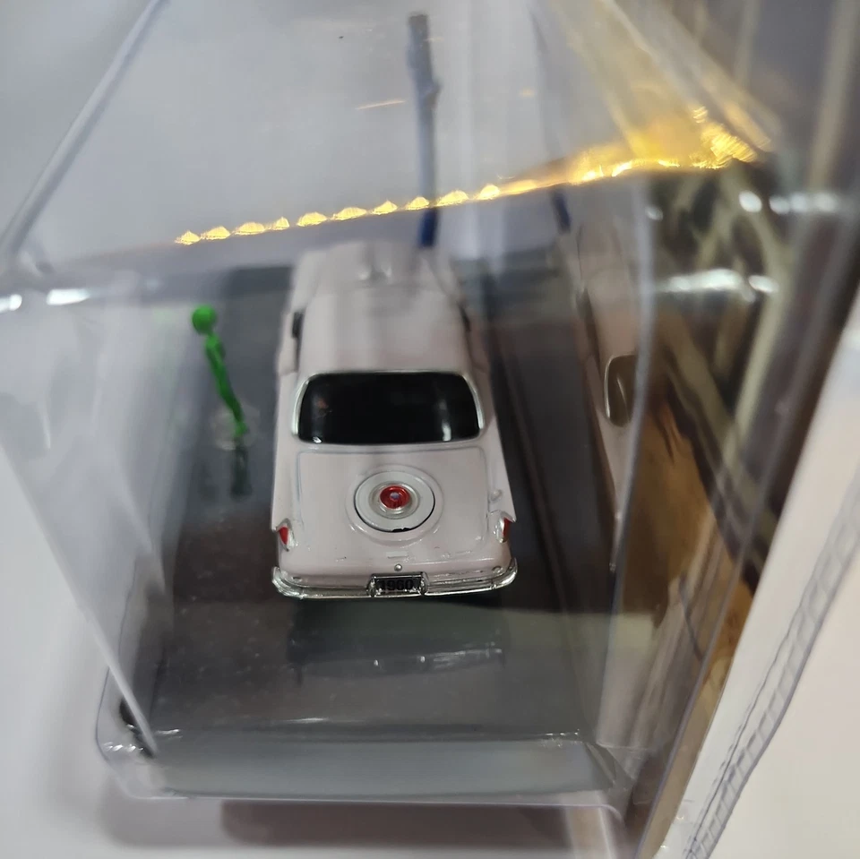 Машины M2 1960 Chrysler 300f Roswell Diner!!НОВЫЙ!! - Изображение 3 из 4