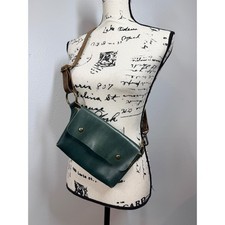 Borsa Triumph Outpost Artisan in pelle da donna in pelle verde tracolla marsupio