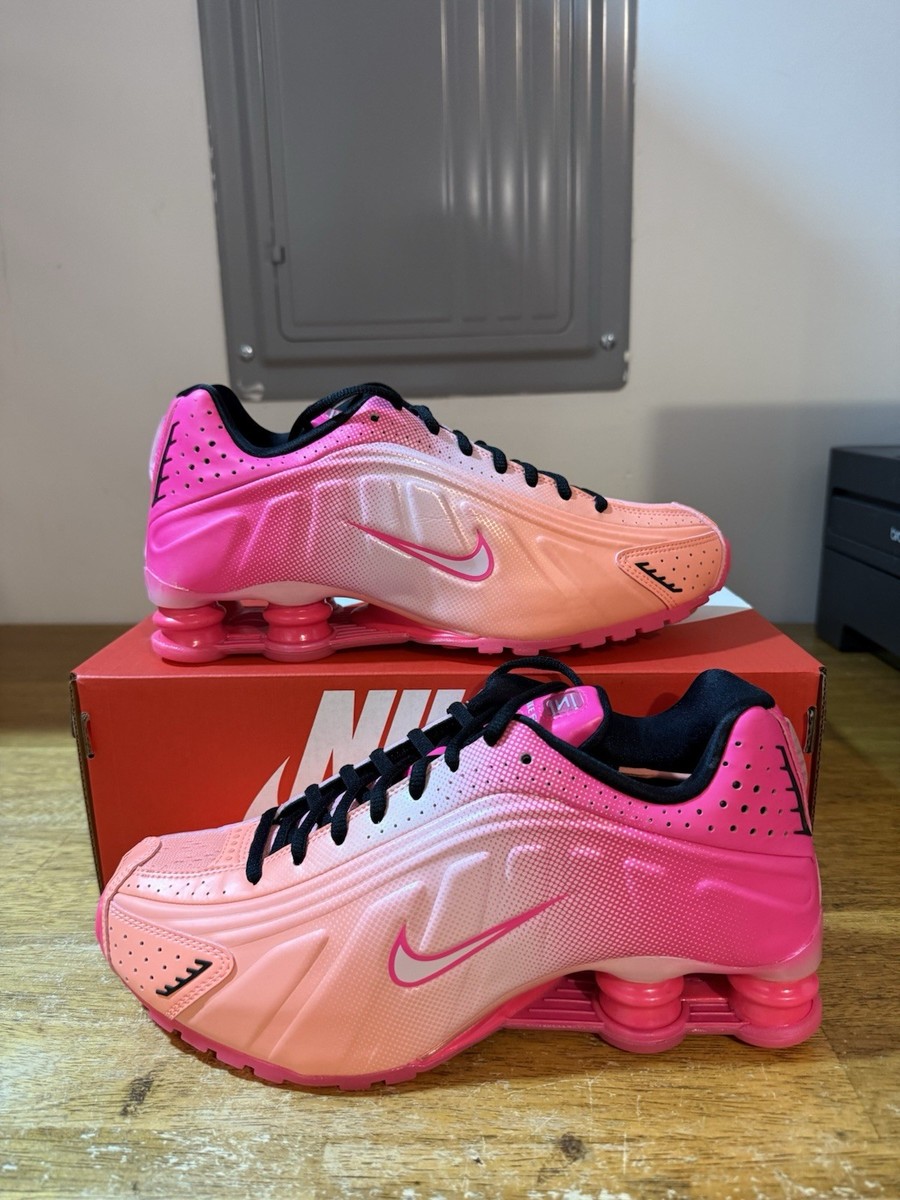 Women's Size 9.5 -New Nike Shox R4 Hyper Pink Foam IH2343-600 Fast