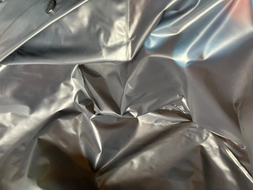 PVC VINYL PLASTIC  CHRISTMAS MACS x 2 NEW STORED VINTAGE AS DETAILED  TWO MACS - Image 3 of 4