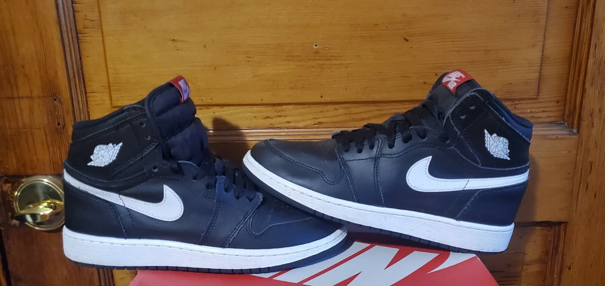 Nike Air Jordan 1 Yin Yang Black  Size 6y