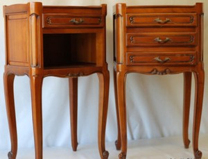 niche de Détails Paire Régence une Style sur 3tiroirs chevet et en Merisier1tiroirs yfbg76