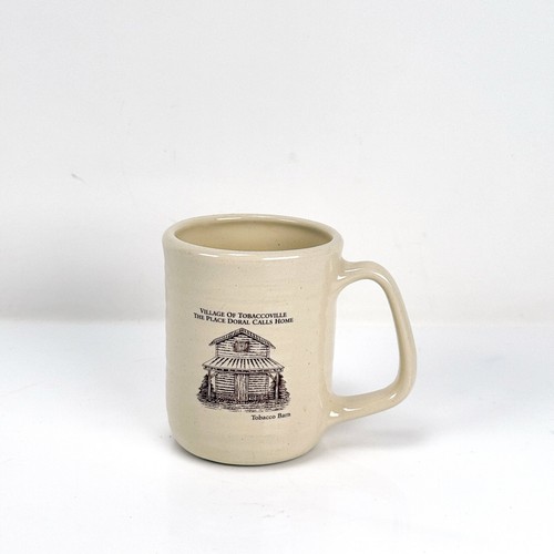 Vintage Doral Tobaccoville Steinzeug Kaffeetasse Becher Tabak Scheune Made in USA - Bild 1 von 8