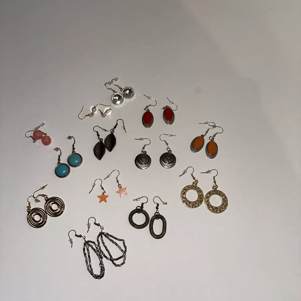 J CREW lote de 12 pendientes colgantes de moda bling CONJUNTO DE 12 NUEVA OFERTA 4 CARIDAD❤️269 Foto 2 de 4