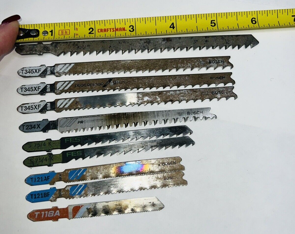 Bosch 1587AVS Variable Speed Jig Saw W/Carrying Case Extra Blades Base