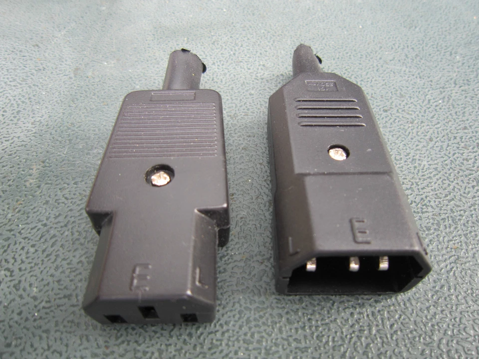 IEC MALE OR FEMALE 3 PIN KETTLE CONNECTOR PLUG DISCO PLUG REWIREABLE 250V 10A