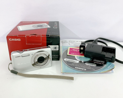 【美品】CASIO EXILIM EX-Z800 シルバー14.1メガピクセル CASIO Digital Camera EXILIM Z Series EX-Z800 Silver 4x 14.1MP