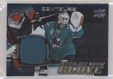 2015-16 Upper Deck Contours Show Me Some Glove Jerseys Martin Jones #S-24 0ty6