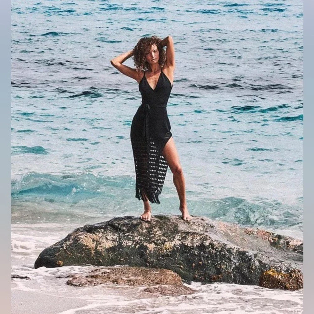 windsor beach dress Crochet Dresses for Women for sale Model is 5ft 10in/1.78m Style:Flare Low back illusion wedding Color:Dark Royal Blue