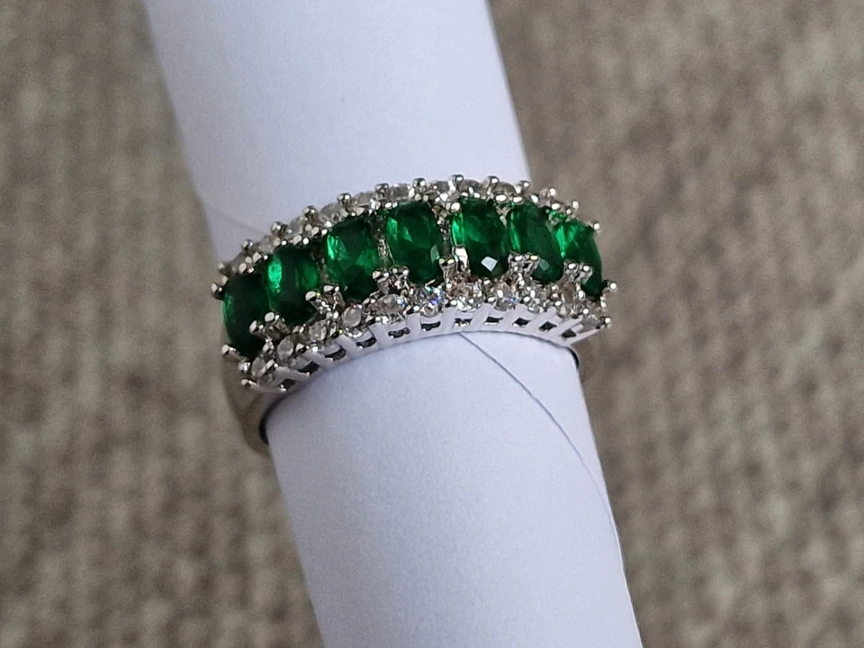 Anello con Smeraldi e Brillantini SINTETICI in argento 925 ANALLERGICO - Immagine 4 di 4