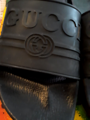 Gorgeous GUCCI R Black Rubber Men Size 11.5 Slides Slip On  display picture 2