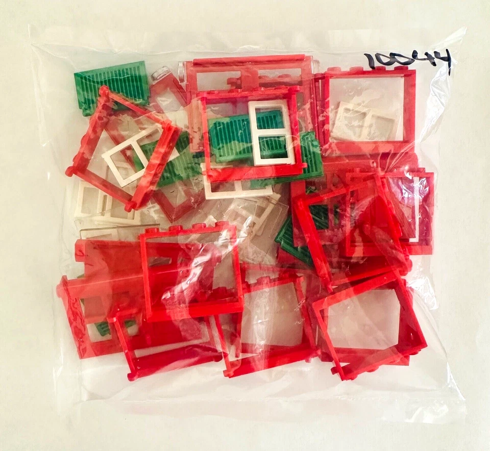 *NEW* Lego 10044 DOORS and WINDOWS 44 Pieces *RETIRED* - Image 2 of 3