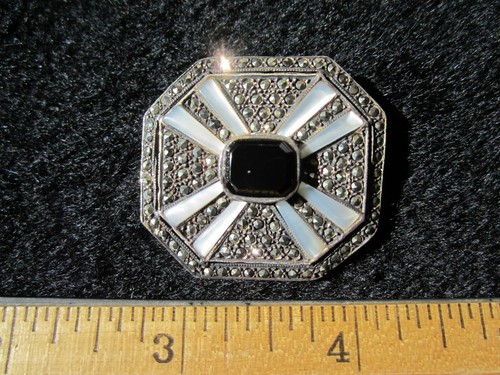ANTIQUE ART DECO STERLING SILVER MARCASITE BLACK ONYX MOTHER OF PEARL BROOCH - Picture 11 of 12