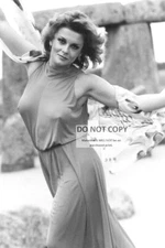 ACTRESS ANN-MARGRET PIN UP - *8X12* PUBLICITY PHOTO (MW726)