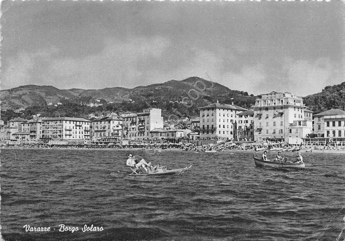 Cartolina - Varazze - Borgo Solaro - Pattini - pedalò - spiaggia - 1956 (Savona)