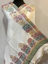 White Pashmina with Jacquard type pattern