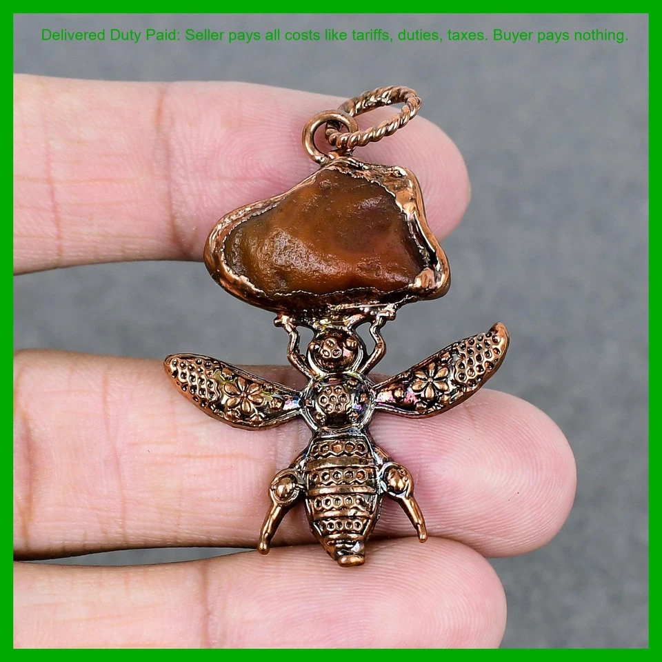 Joyería colgante de cobre natural cornalina áspera boho electroformada y abeja melífera Foto 2 de 4