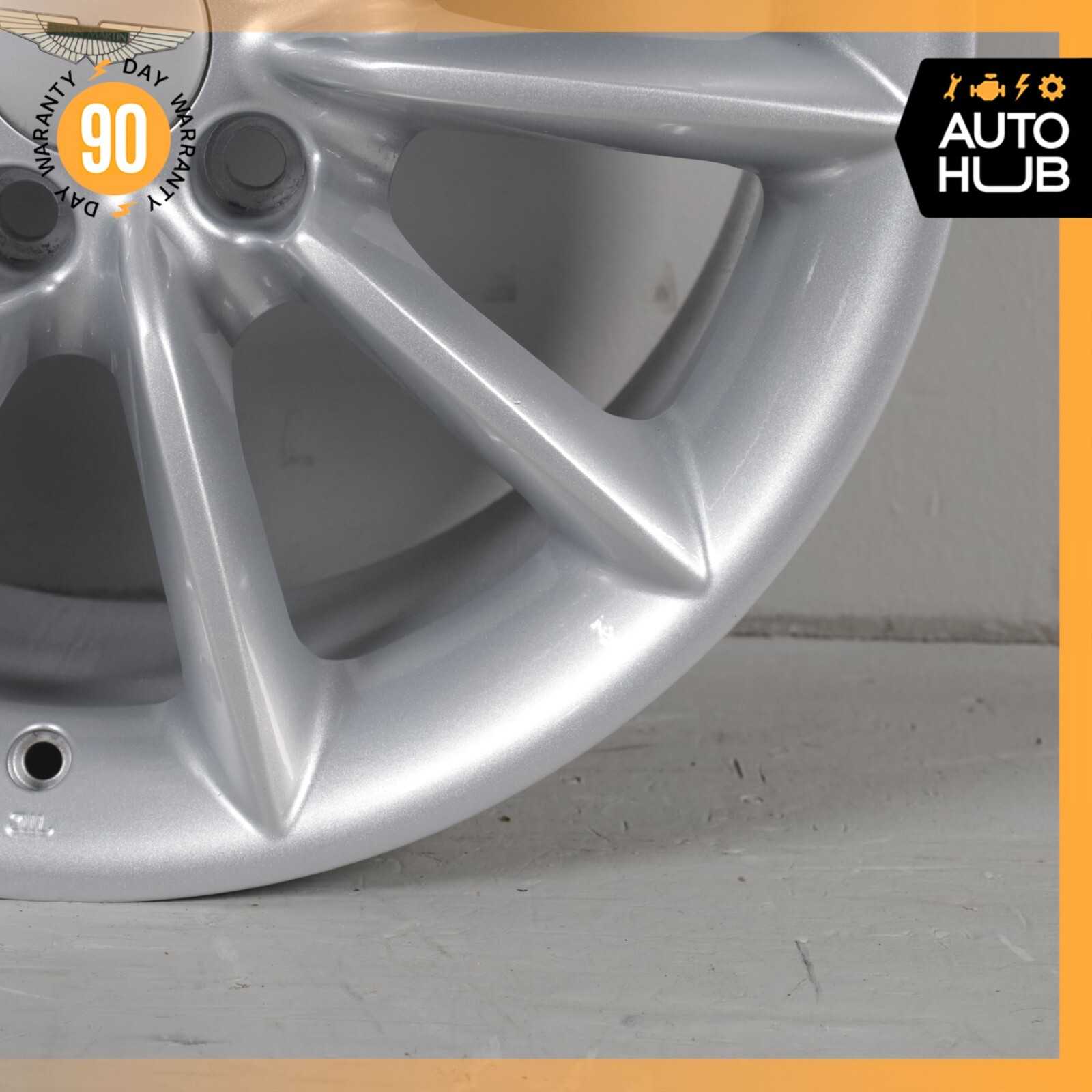 00-04 Aston Martin DB7 Vantage 9 x 18 18" Rear Wheel Rim 36120944AB OEM