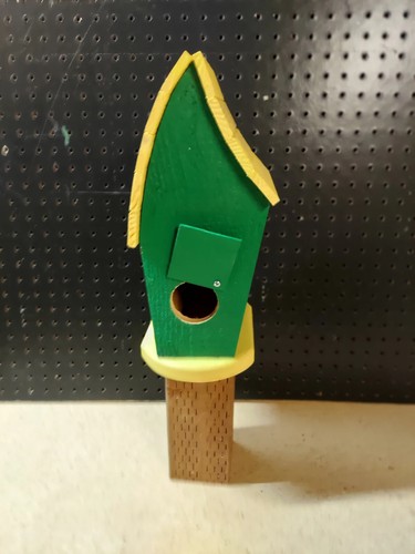 Whimsical Oregon Duck Colored Cute Birdhouse - Easy clean out on the back - Picture 6 of 6