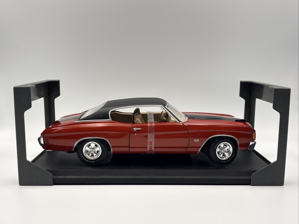 Maisto 1972 Chevy Chevelle SS 454 Convertible 1:18 Scale Diecast